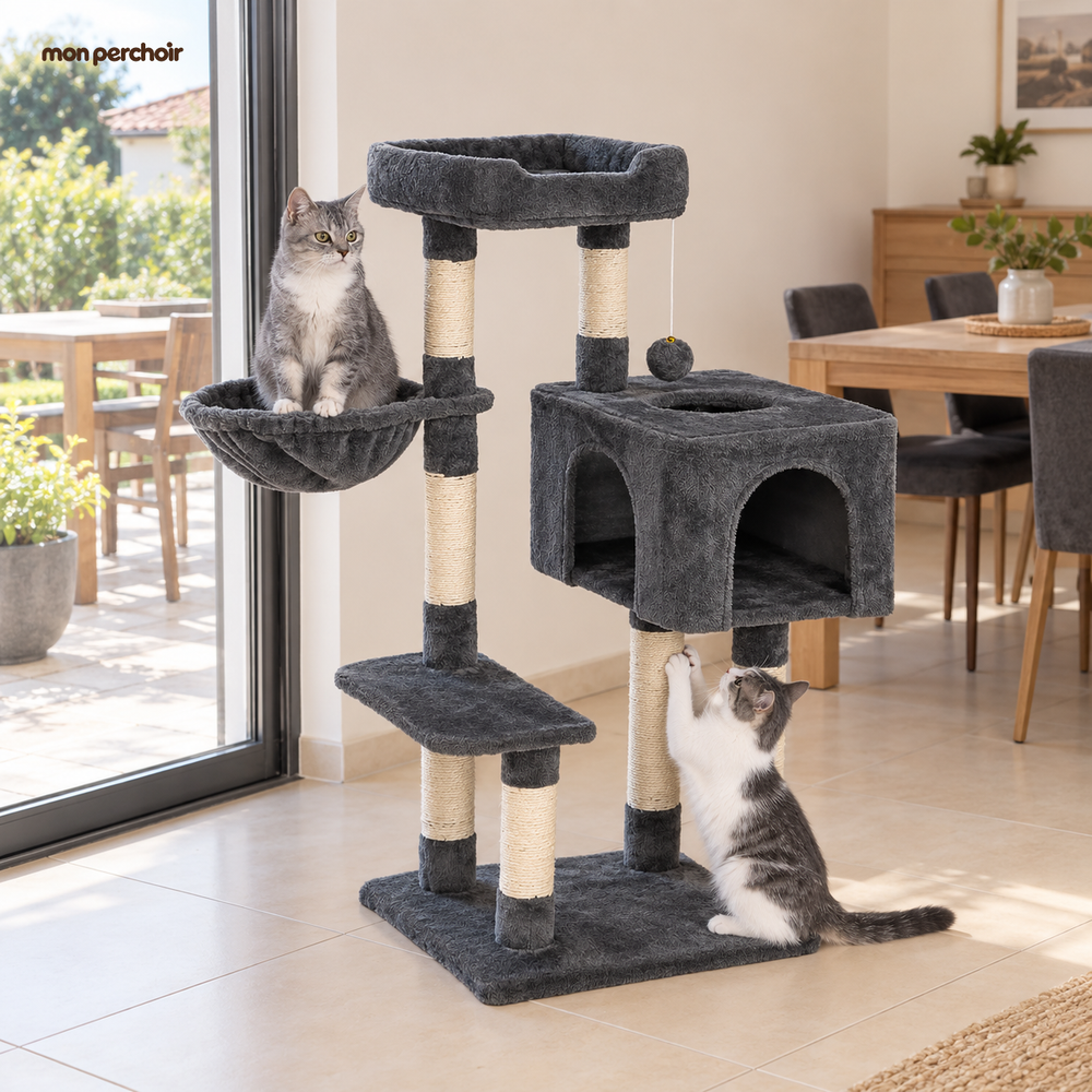 Arbre à chat compact 100 cm, 7 colonnes avec hamac, dans une maison française
